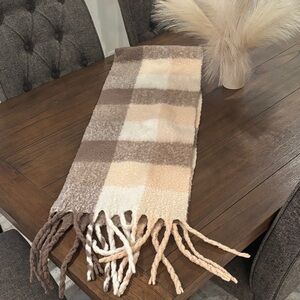 NWOT Plaid Fringe Scarf in Neutral Tones